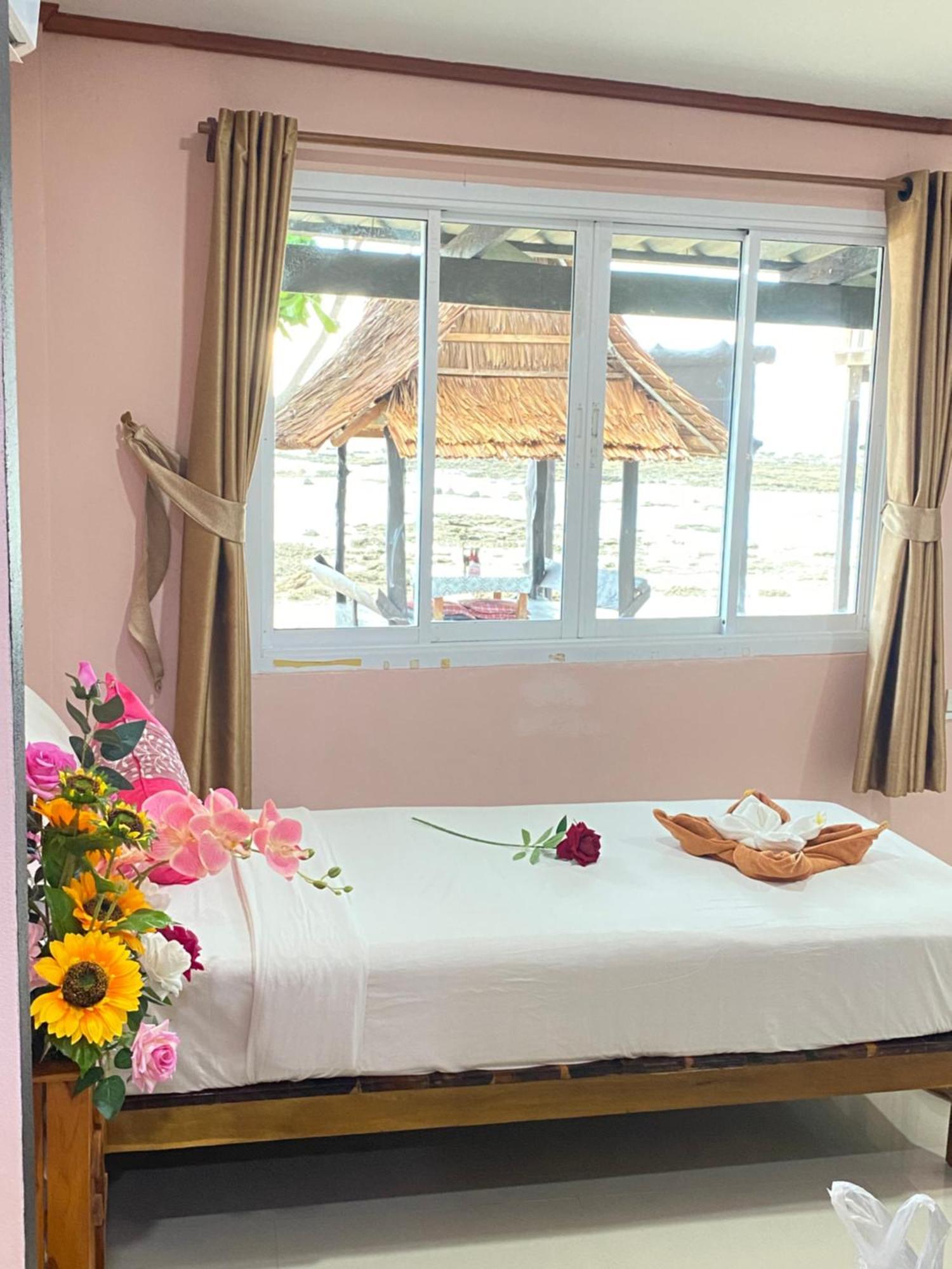 Lanta Wild Beach Resort Ko Lanta Buitenkant foto