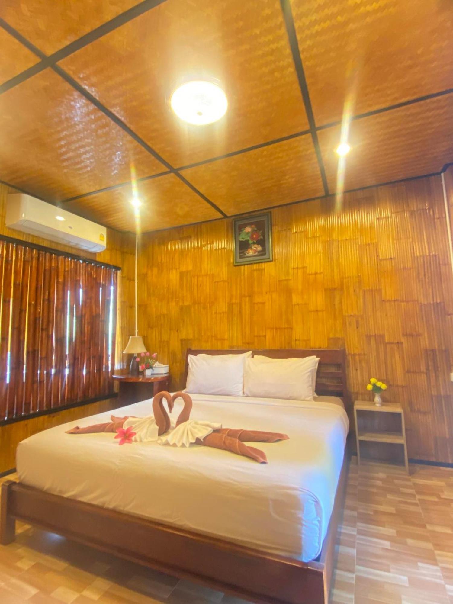 Lanta Wild Beach Resort Ko Lanta Buitenkant foto