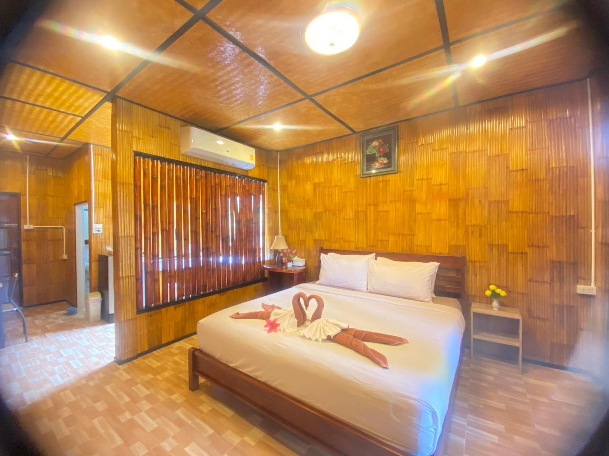 Lanta Wild Beach Resort Ko Lanta Buitenkant foto