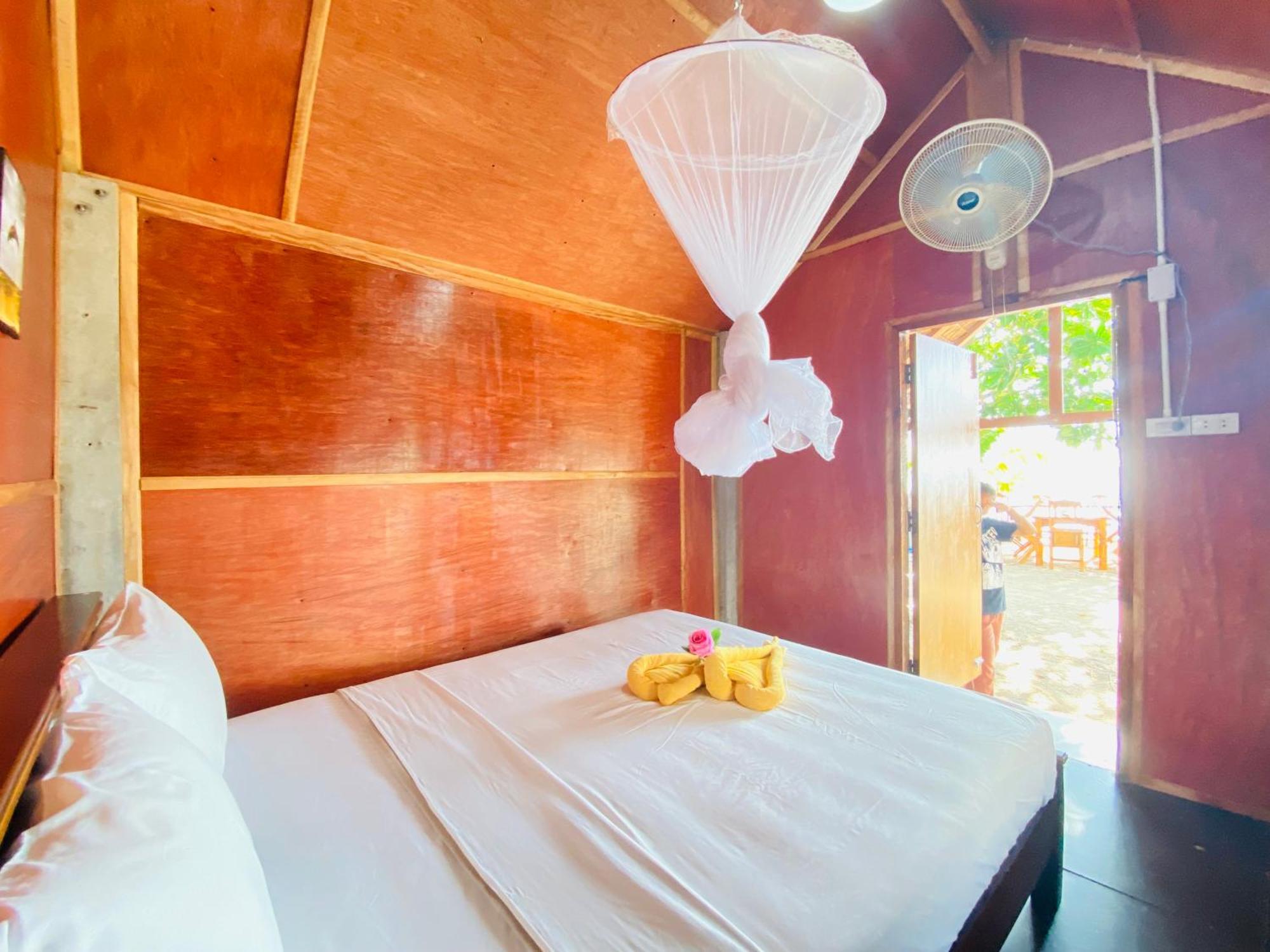 Lanta Wild Beach Resort Ko Lanta Buitenkant foto